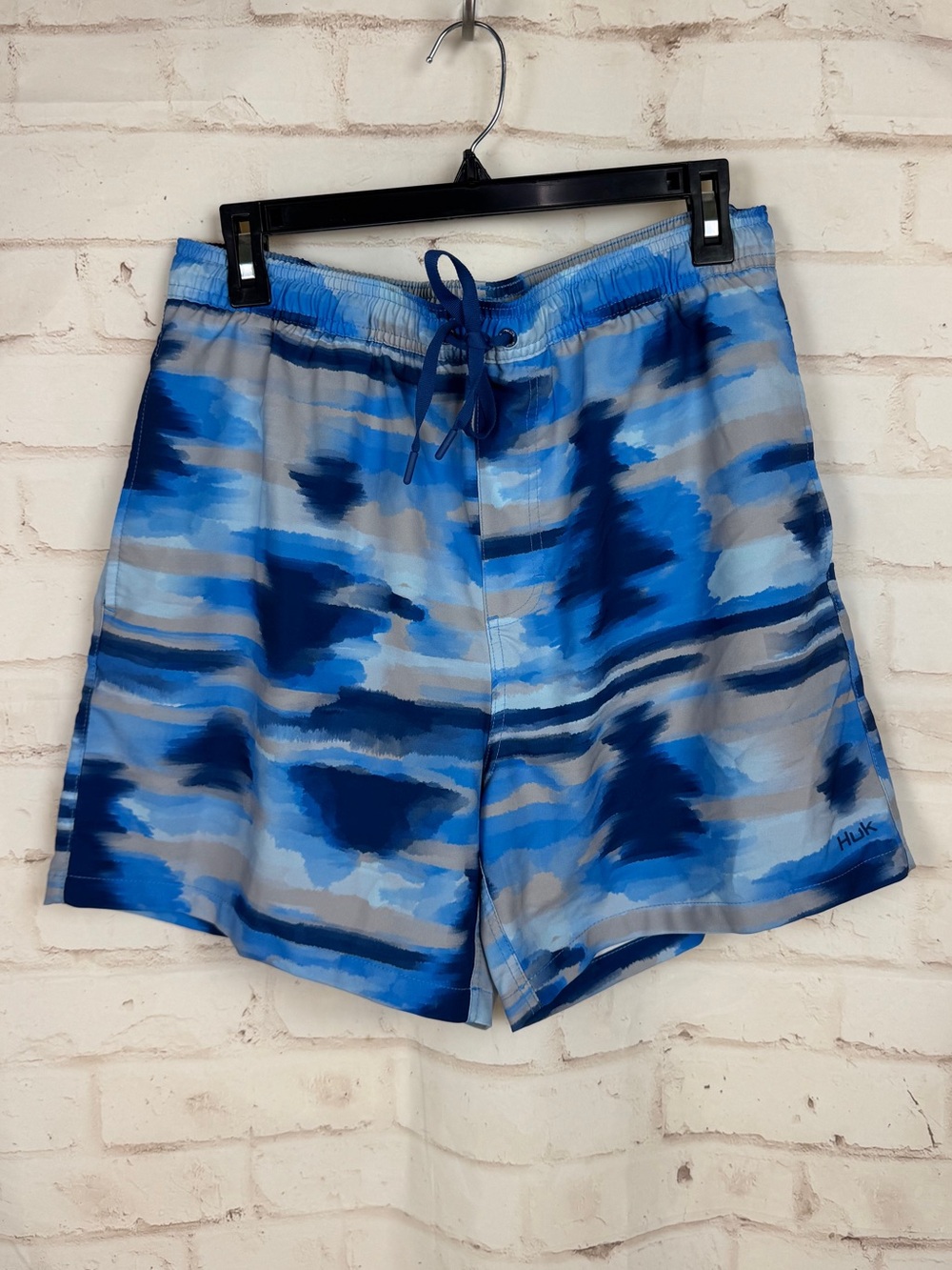 HUK Blue Camo Volley Shorts Size L